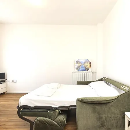 I Host - Broni 21 Apartmán