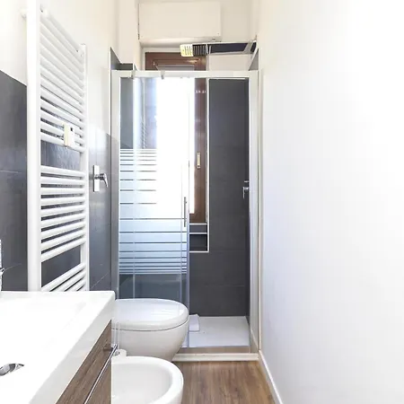 I Host - Broni 21 Milán