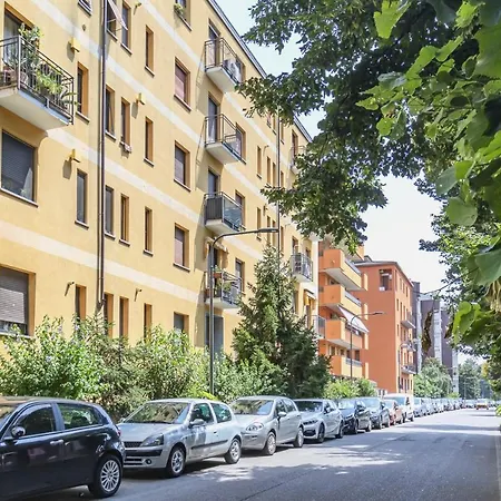 I Host - Broni 21 * ミラノ